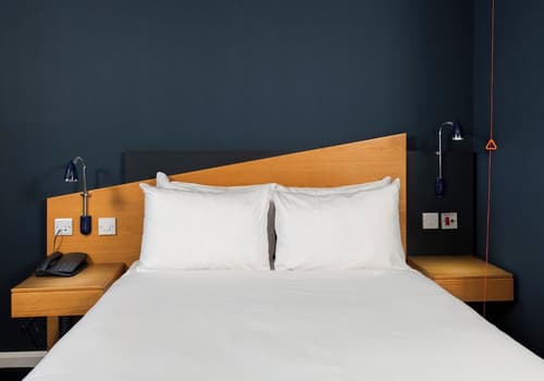 Holiday Inn Express Birmingham - Oldbury by IHG, Room