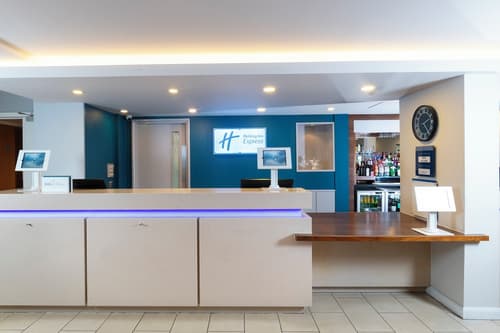 Holiday Inn Express Birmingham - Oldbury by IHG, Reception