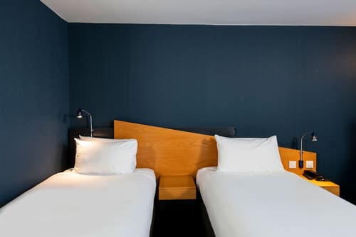 Holiday Inn Express Birmingham - Oldbury by IHG, Room