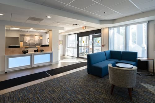 Holiday Inn Express Boston by IHG, Lobby