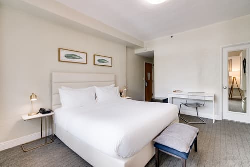 Crest Hotel Suites, Room