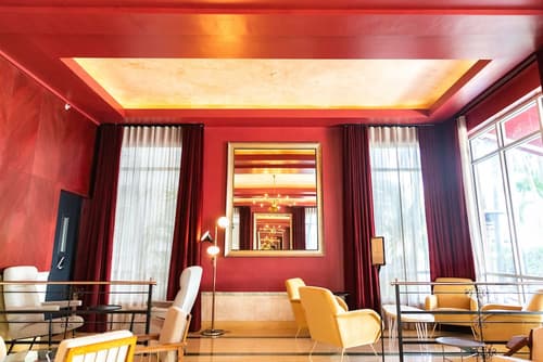 Crest Hotel Suites, Lobby