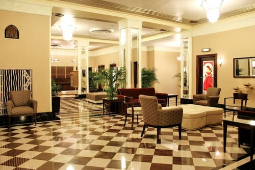Ambassador Hotel Milwaukee, Trademark Collection by Wyndham, Lobby