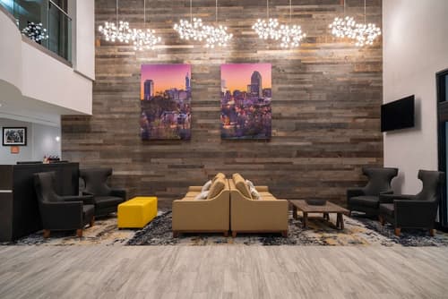 La Quinta Inn & Suites by Wyndham Raleigh Downtown North, Primary image