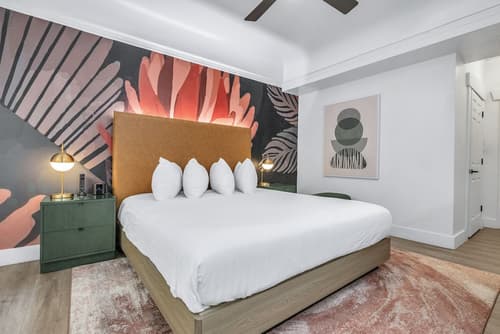 Nob Hill Hotel, Room