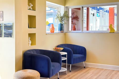 Hotel Del Sol, Reception