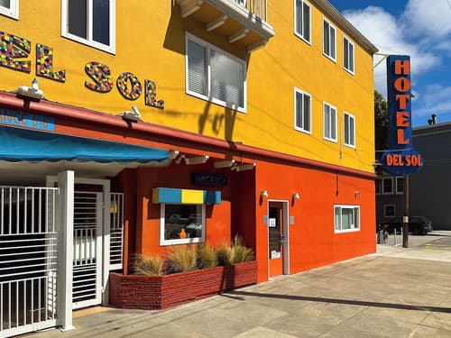 Hotel Del Sol, Front of property