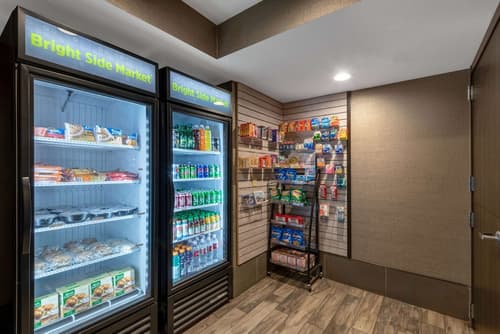 La Quinta Inn & Suites by Wyndham Anchorage Airport, Property amenity