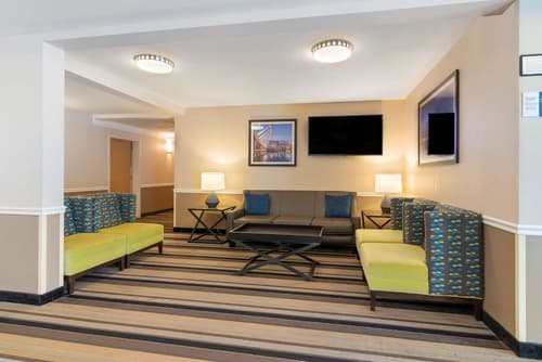Best Western Plus Executive Court Inn & Conference Center, Lobby