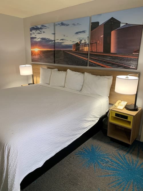 Days Inn by Wyndham Custer, Room