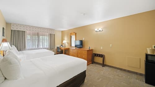 Clarion Hotel & Suites Fairbanks near Ft. Wainwright, Room