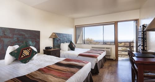 Far View Lodge, Room