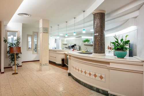 Hotel Carlo Felice, Reception