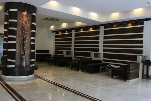 The Hans Hotel New Delhi, Lobby sitting area