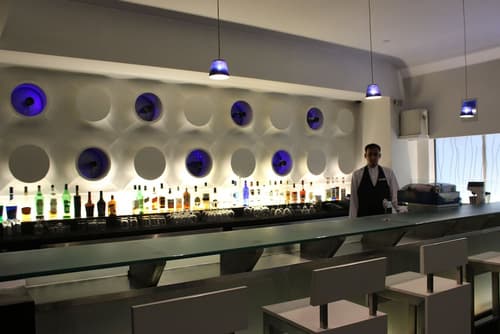 The Hans Hotel New Delhi, Bar (on property)