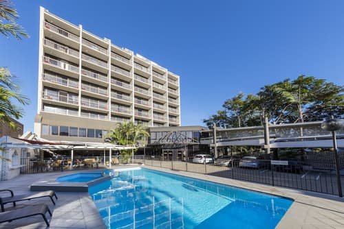Mercure Rockhampton, Exterior
