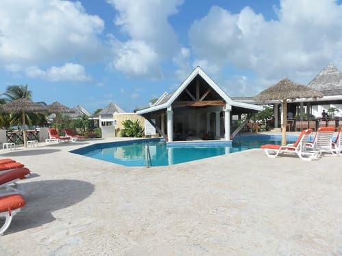 Coyaba Beach Resort, Pool