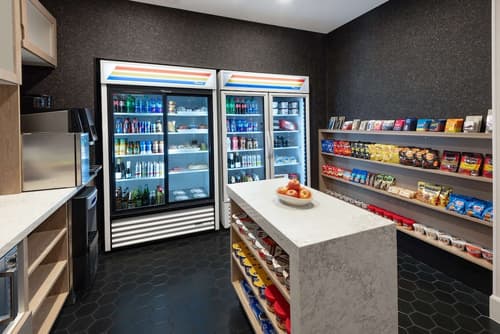 DoubleTree by Hilton Denver Cherry Creek, Dining