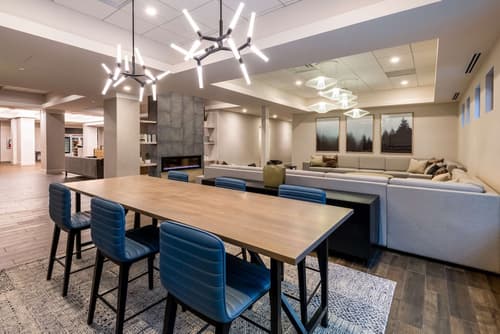 DoubleTree by Hilton Denver Cherry Creek, Lobby