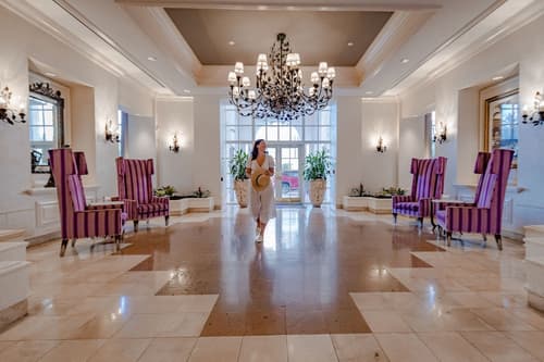 Hyatt Regency Coral Gables, Reception