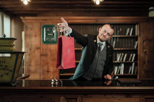 Gstaad Palace, Concierge desk