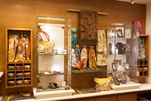 Hotel Kaiserin Elisabeth, Gift shop