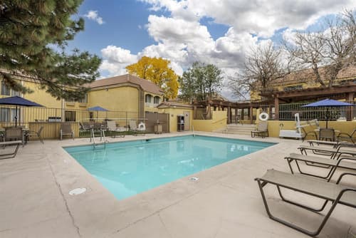 Best Western Airport Albuquerque InnSuites Hotel & Suites, Outdoor pool