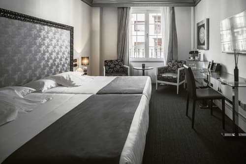 Hotel Lopez de Haro, Room