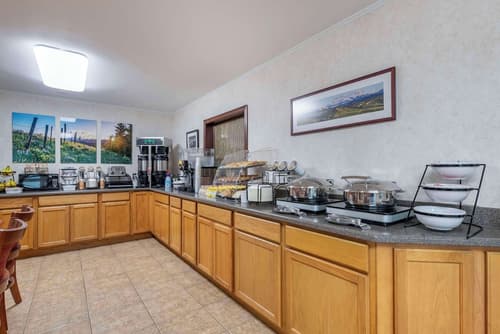 SureStay Plus Hotel by Best Western Buffalo, Breakfast area