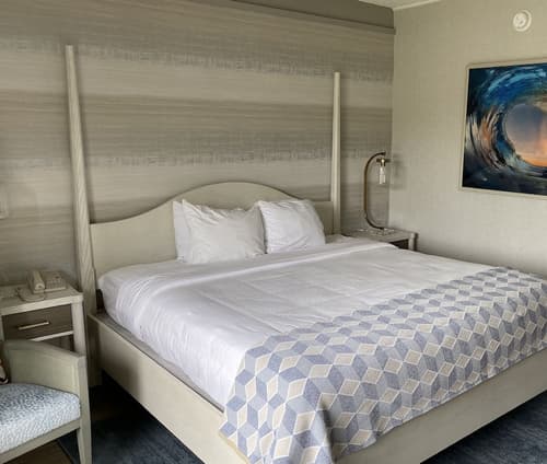 Howard Johnson by Wyndham Middletown Newport Area, Room