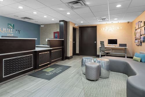 Quality Inn Asheville Downtown Tunnel Road, Lobby