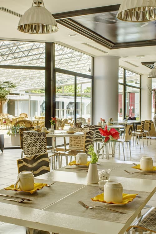 Hôtel Arles Plaza, Breakfast area