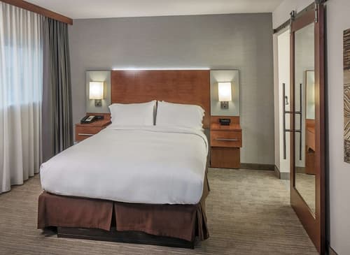DoubleTree by Hilton Omaha Southwest, Room