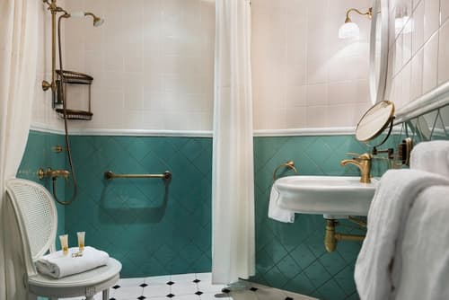 Hôtel de Neuve Le Marais by Happyculture, Room