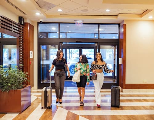 Sheraton Lincoln Harbor Hotel, Lobby