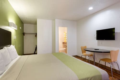 Motel 6 Santa Fe, NM - Downtown, Room