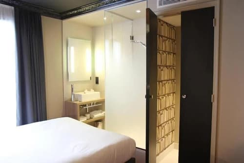 Hotel Le Montmartre Saint Pierre, Room