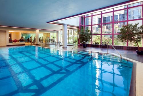 Sheraton Vancouver Wall Centre, Pool