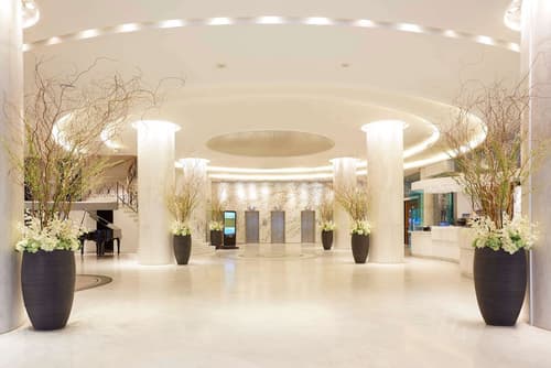 Titania Hotel, Lobby