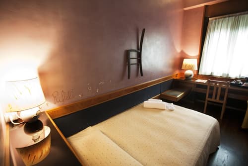 Hotel Diplomatic, Room