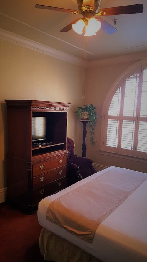 The Monterey Hotel, Room