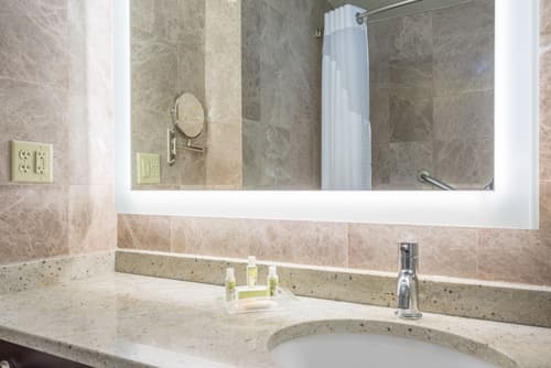 Holiday Inn Hyannis by IHG, Room