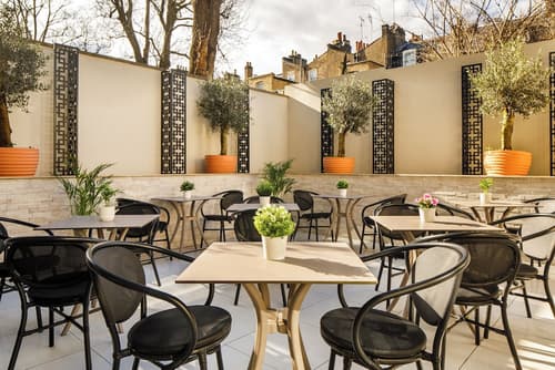 Ellen Kensington, Terrace/patio