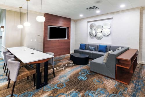 DoubleTree by Hilton Tulsa Downtown, Lobby