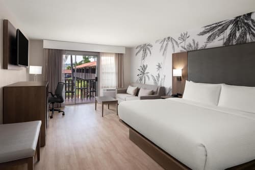 Best Western Plus Pepper Tree Inn, Room