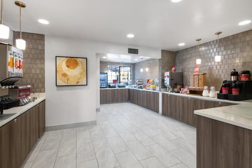 Best Western Plus Pepper Tree Inn, Breakfast area