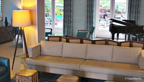 Dorchester Hotel, Lobby sitting area