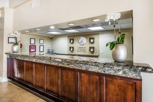 Comfort Suites Paradise Island, Lobby
