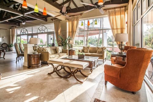 Comfort Suites Paradise Island, Lobby