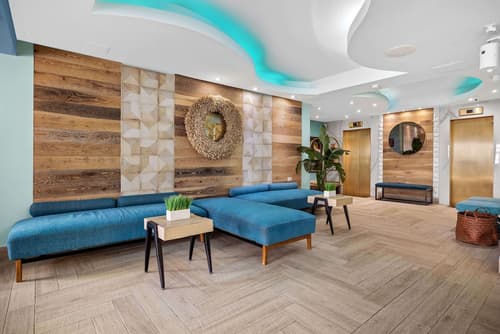 Abitta Condado, Lobby sitting area